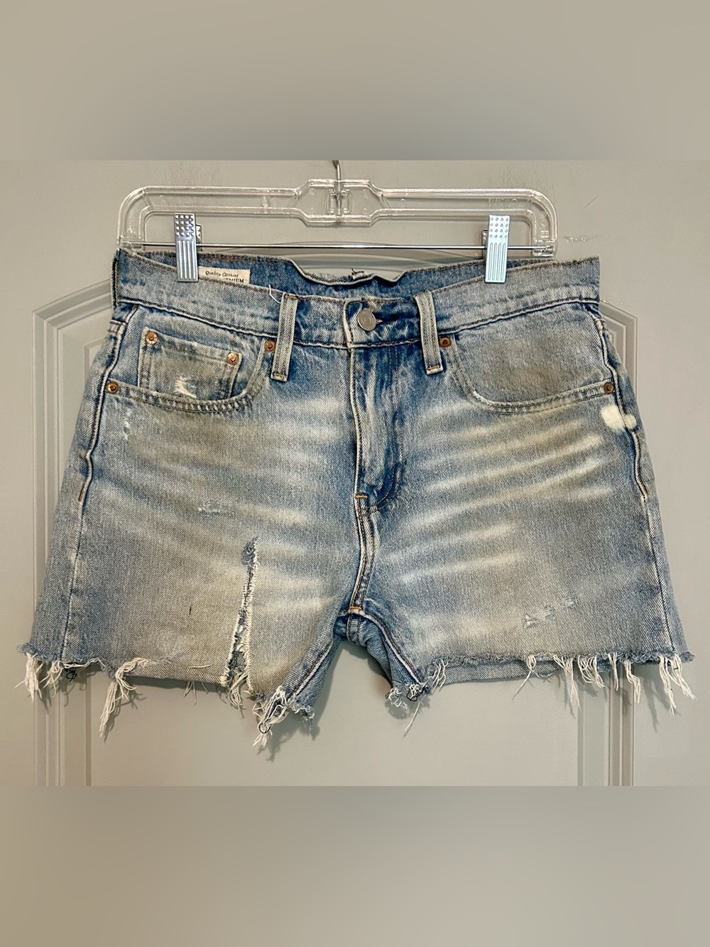 Levi’s Premium Hi-Ball High Rise Cutoff Shorts W30 Light Wash Distressed Denim - Picture 9 of 10
